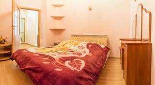 Гостиница Vostorg Mini Hotel Алушта Номер с 2 двуспальными кроватями "queen-size" (160х200см)-5