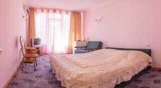 Гостиница Vostorg Mini Hotel Алушта Двухместный номер с 1 кроватью и балконом-14